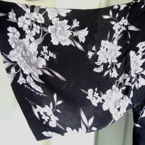 Spiritual Gangster Black & White Floral Maya Kimono OS - Picture 7 of 11